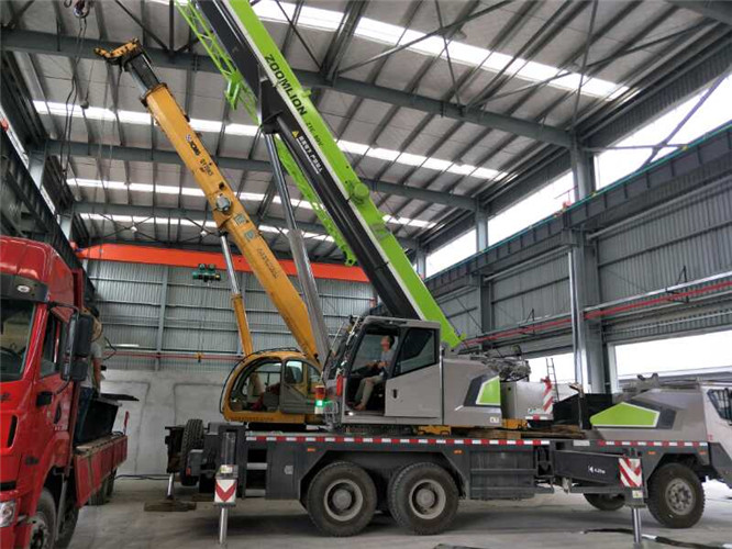 平和县高空车出租需要注意哪些安全事项？